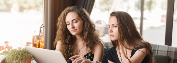 Mujeres emprendiendo juntas para superar el bloqueo al emprender